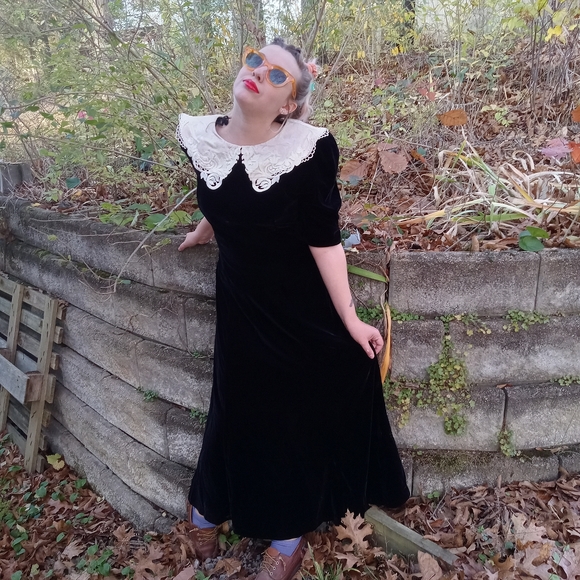 Vintage Dresses & Skirts - Vintage 90s Scott McClintock Velvet Dress